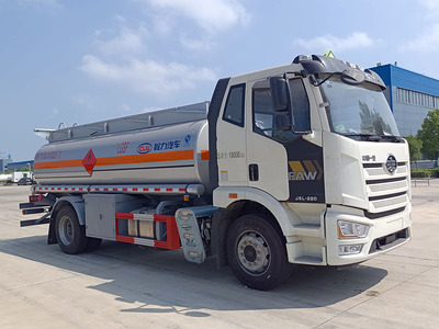 程力牌解放J6L單橋國六12.7方加油車水泥車 高效環(huán)保的專用運(yùn)輸解決方案